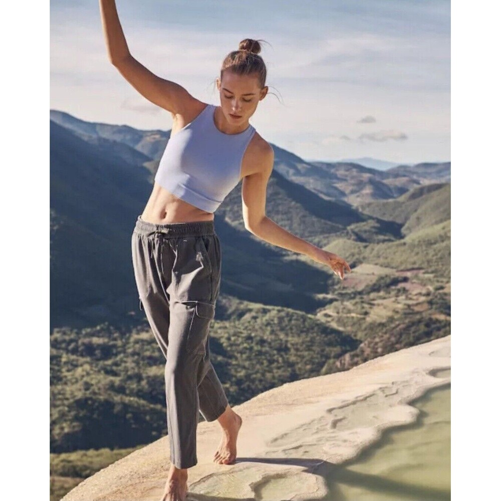 Athleta Farallon Cargo Crop Women’s 6 Green Pant Minimalistic Capsule Athleisure
